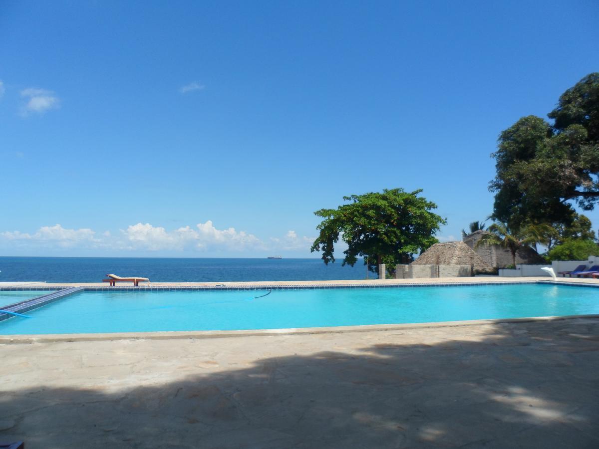 Amaan Ocean Hotel Kihinani Bububu Екстериор снимка