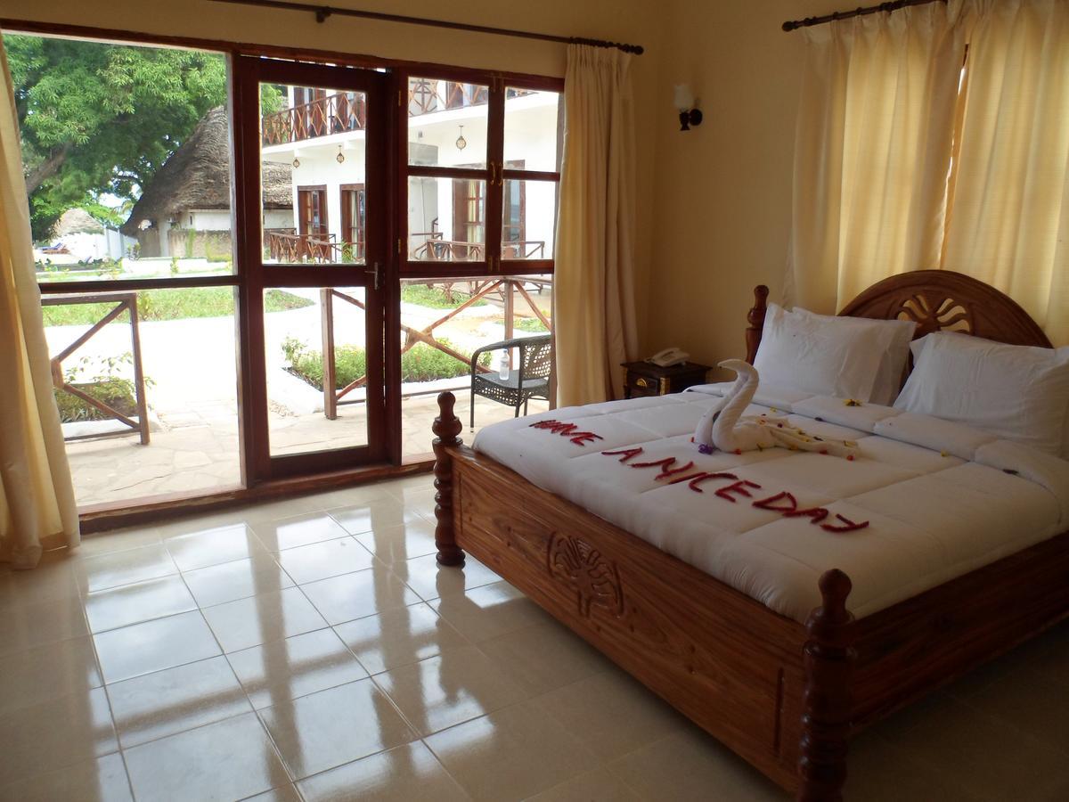 Amaan Ocean Hotel Kihinani Bububu Екстериор снимка