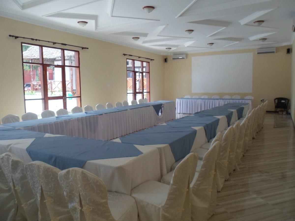 Amaan Ocean Hotel Kihinani Bububu Екстериор снимка