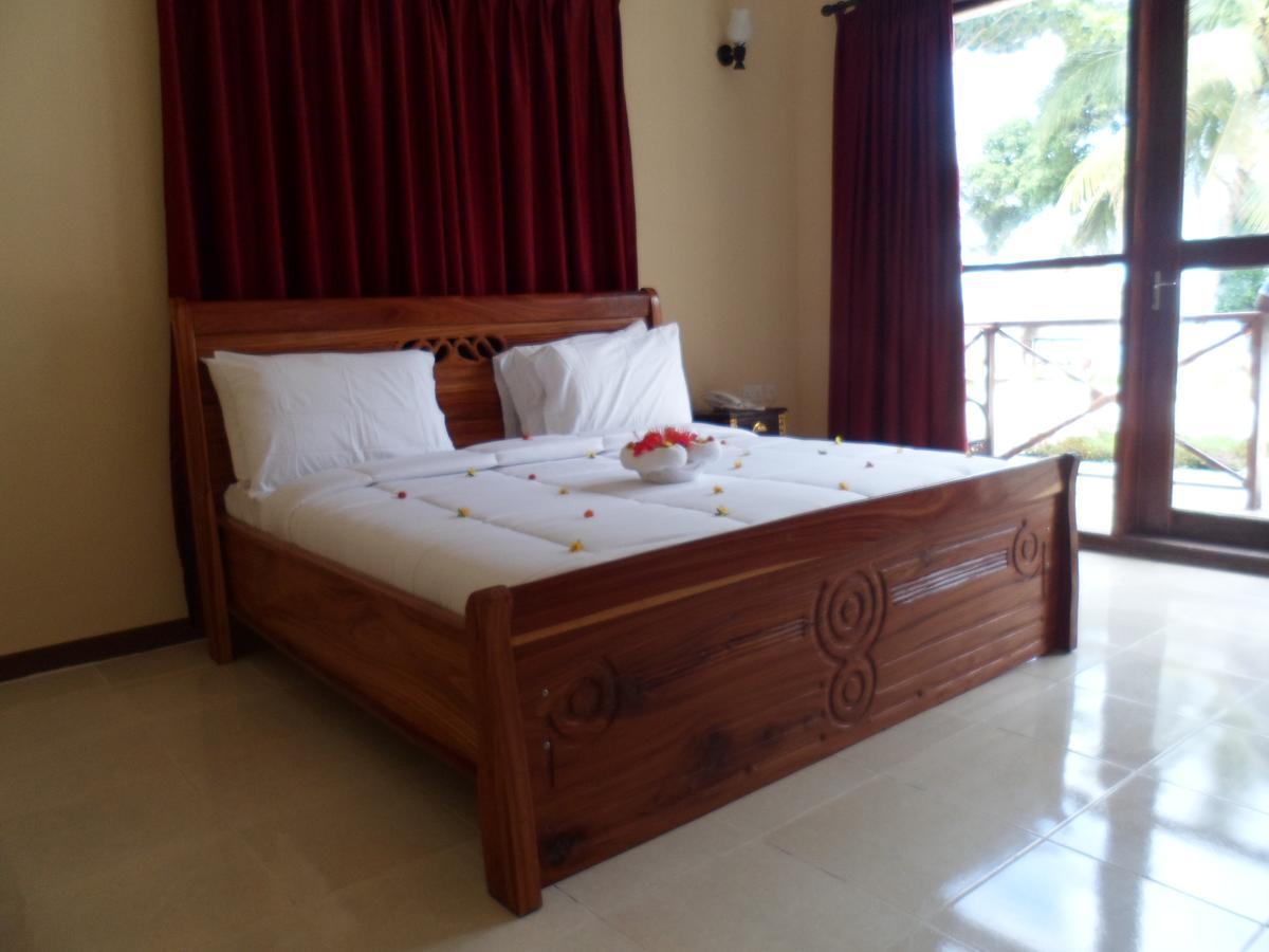 Amaan Ocean Hotel Kihinani Bububu Екстериор снимка