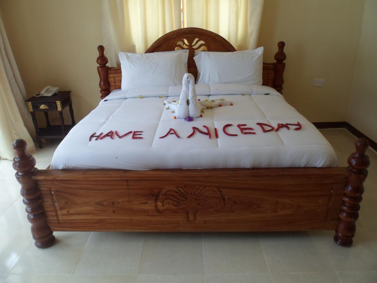 Amaan Ocean Hotel Kihinani Bububu Екстериор снимка