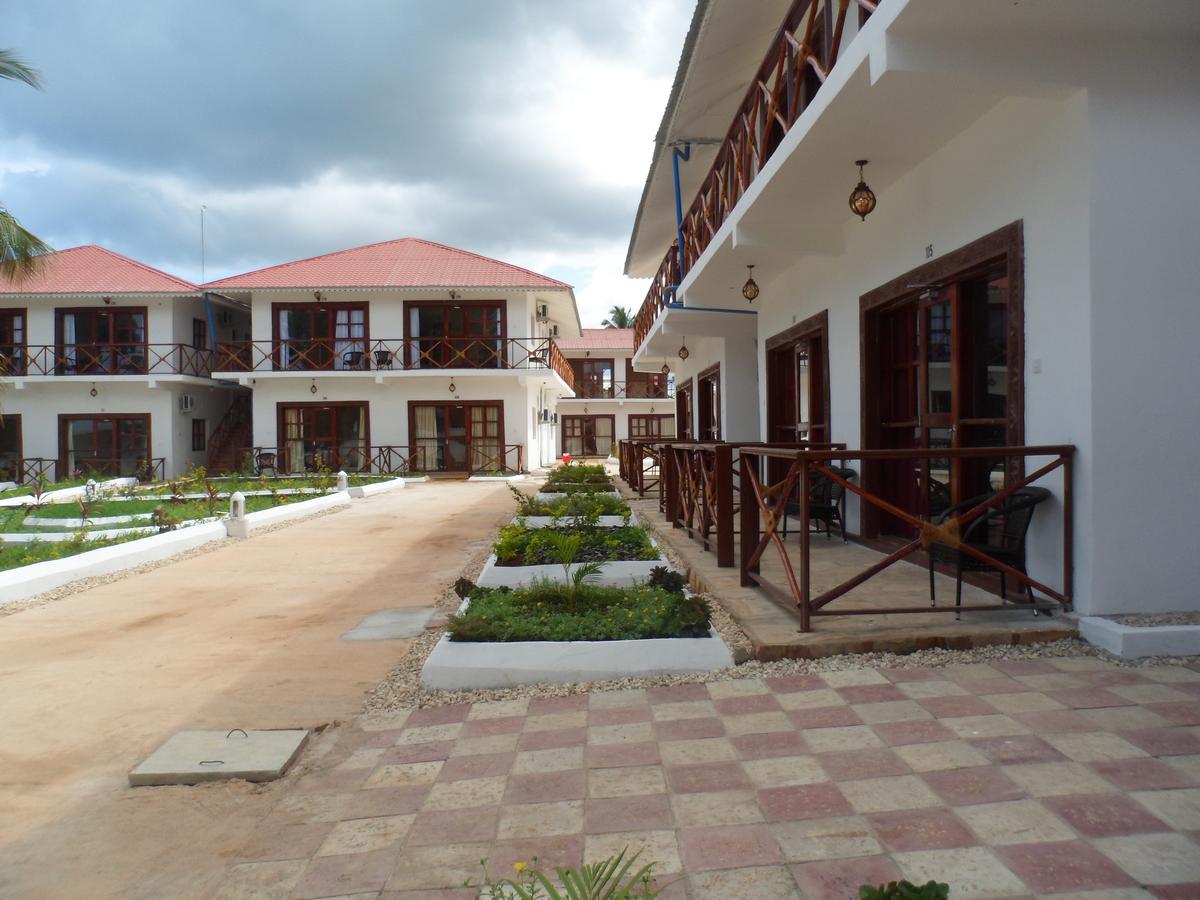 Amaan Ocean Hotel Kihinani Bububu Екстериор снимка