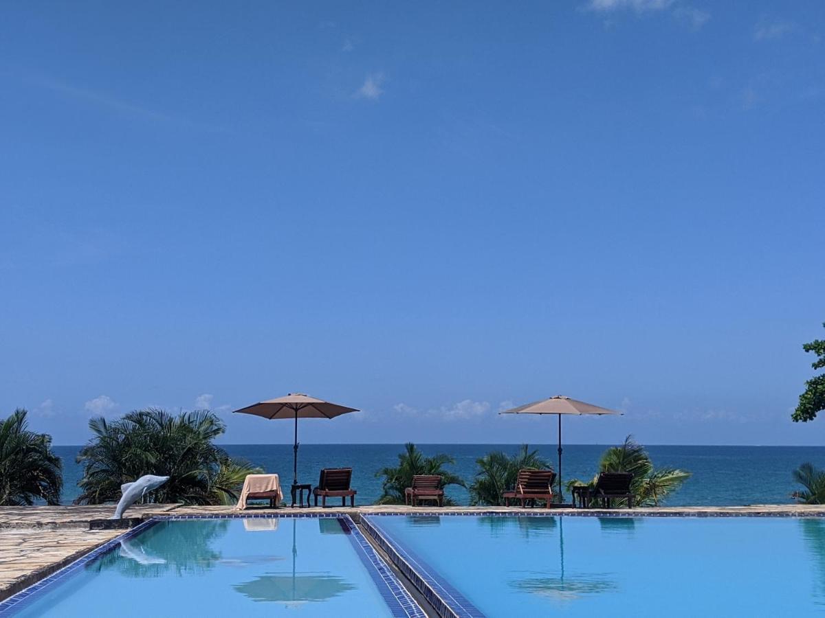 Amaan Ocean Hotel Kihinani Bububu Екстериор снимка