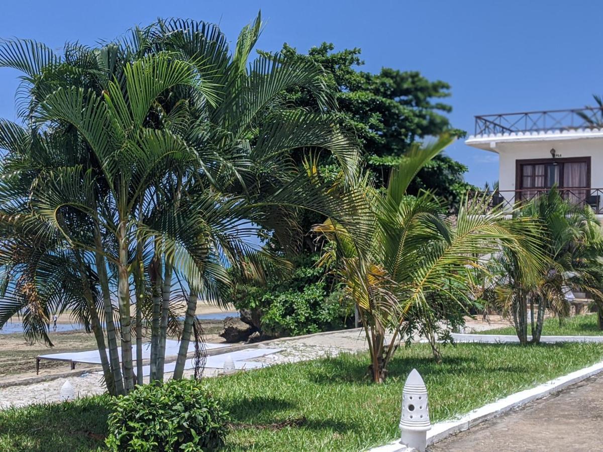 Amaan Ocean Hotel Kihinani Bububu Екстериор снимка