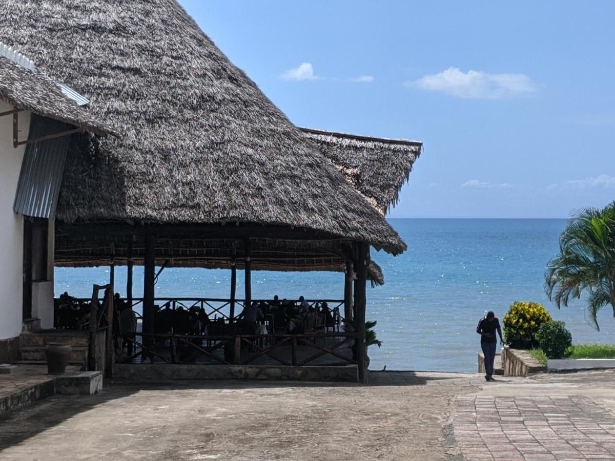 Amaan Ocean Hotel Kihinani Bububu Екстериор снимка