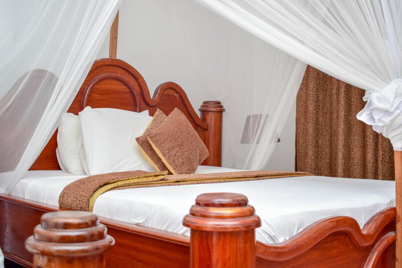 Amaan Ocean Hotel Kihinani Bububu Екстериор снимка