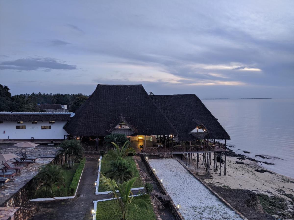 Amaan Ocean Hotel Kihinani Bububu Екстериор снимка